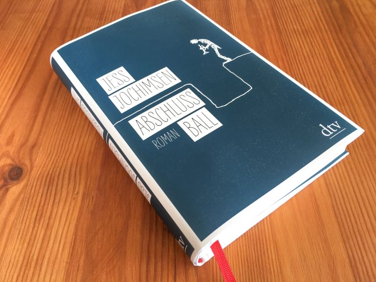 Bravo, Maestro! Das Buch »Abschlussball« von Jess Jochimsen