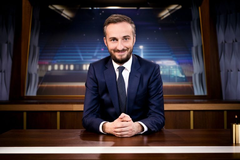 Podcaster und Moderator Jan Böhmermann: Derzeit macht seine Sendung »Neo Magazon Royal« eine Pause, bevor er im Herbst mit einer neuen Show ins ZDF-Hauptprogramm zurückkehrt (Foto: ZDF/Ben Knabe)