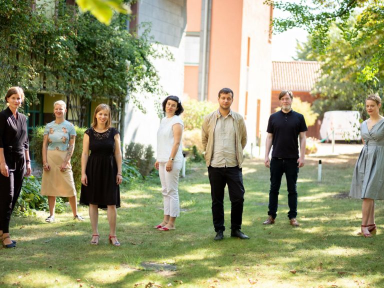 Die Jury für den Deutschen Buchpreis gibt ihre Shortlist am 15. September 2020 bekannt. V.l.n.r.: Maria-Christina Piwowarski, Chris Möller, Denise Zumbrunnen, Katharina Borchardt, Felix Stephan, David Hugendick und Hanna Engelmeier (Foto: vntr.media/Deutscher Buchpreis)