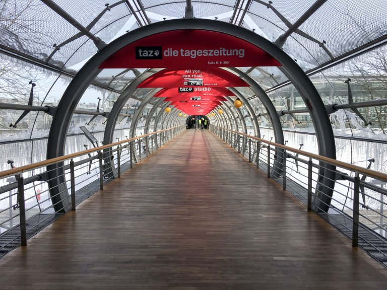 2023 sollen sich die Gänge in Leipzigs Messehallen wieder füllen