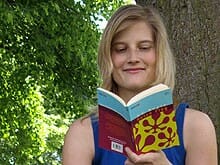 Der große Sommer-Fotowettbewerb – 3 rote Rollkoffer gefüllt mit Büchern zu gewinnen
