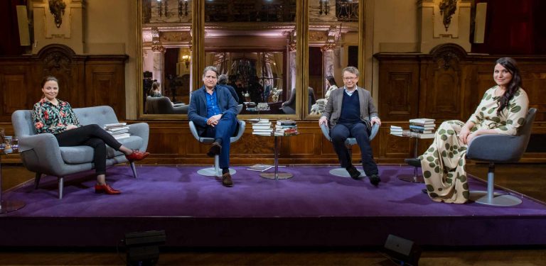Die Quartett-Besetzung vom 3. Dezember 20212 (von links): Thea Dorn, Jakob Augstein, Adam Soboczynski und Vea Kaiser (Foto: ZDF/Svea Pietschmann)