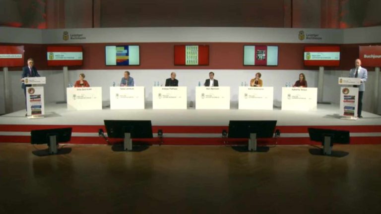 Preisverleihung oder FDP-Parteitag: Der Bühnenaufbau beim Preis der Leipziger Buchmesse 2021 (Screenshot Livestream)