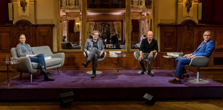 Das Literarische Quartett vom August 2021: Thea Dorn, David Schalko, Christian Berkel und Ijoma Mangold (Foto: ZDF/Svea Pietschmann)