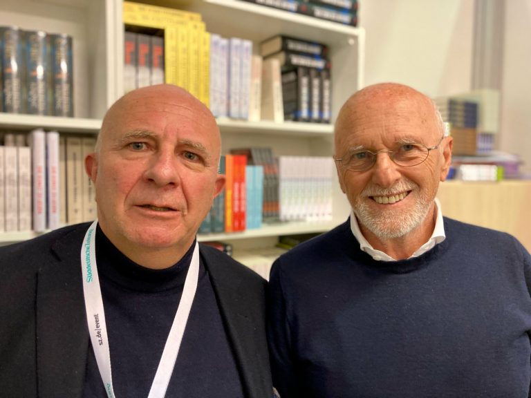 Der Zorn des Oktopus: Dirk Rossmann (rechts) mit seinem Mitautor Ralf Hoppe (Foto: Tischer)