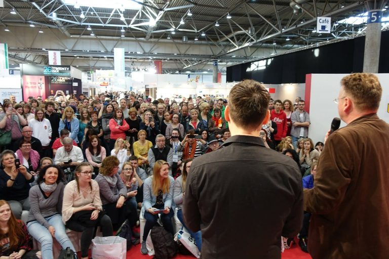 Endlich wieder Gespräche auf der Bühne der Leipziger Buchmesse wie im Jahre 2017 (Foto: Birgit-Cathrin Duval)