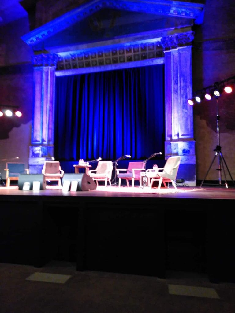Die Bühne des UT in Leipzig-Connewitz wartet auf die Literatur