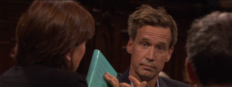 Volker Weidermann: Das Gesicht zu Julia Wolf (Quelle: ZDF)