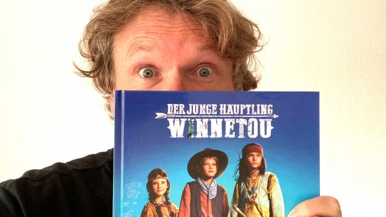 Ein verbotenes Buch über Winnetou? Ein zurückgezogenes Buch über Winnetou? Nö, dieses Fanbuch zum Film aus dem Karl-May-Verlag steht nicht zur Diskussion. Warum eigentlich nicht?
