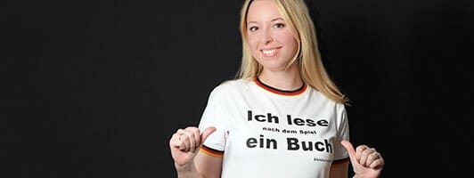 Buch oder Ball? Das Shirt für Fußballfans