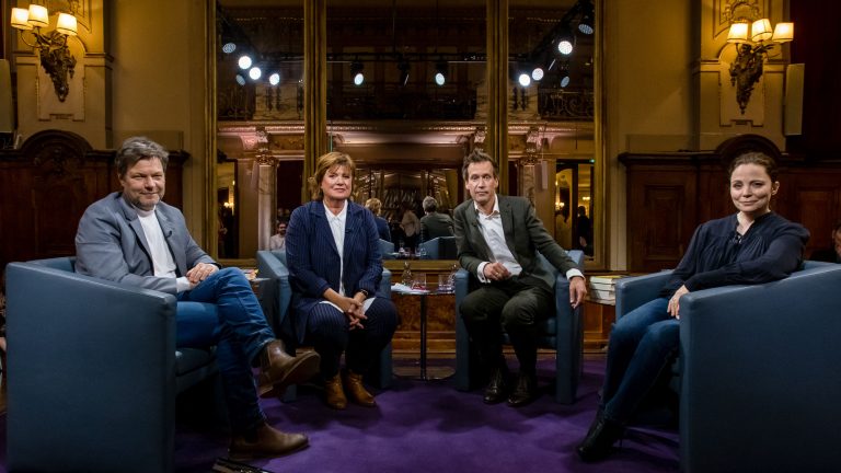 Das Literarische Quartett: Es war wieder spät
